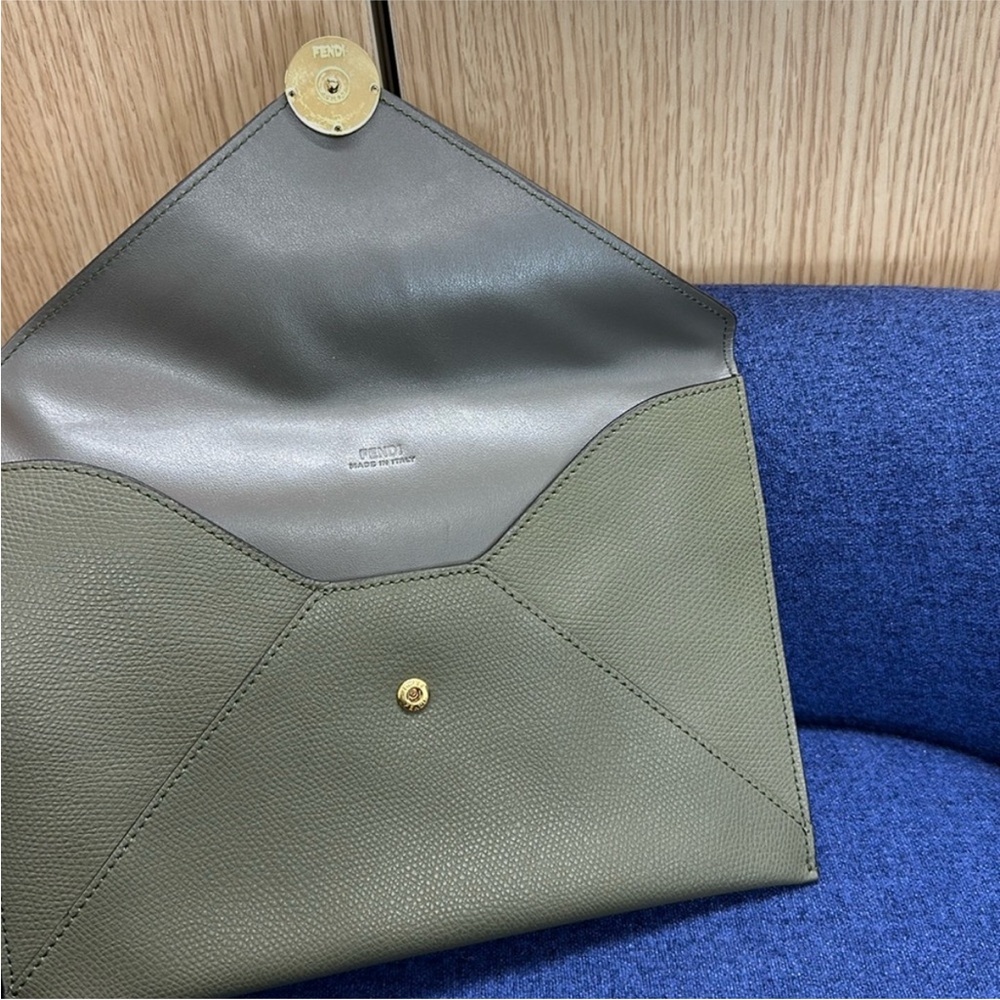 ‼️Authentic Fendi Green Envelope Clutch Pouch Bag - Picture 6 of 15